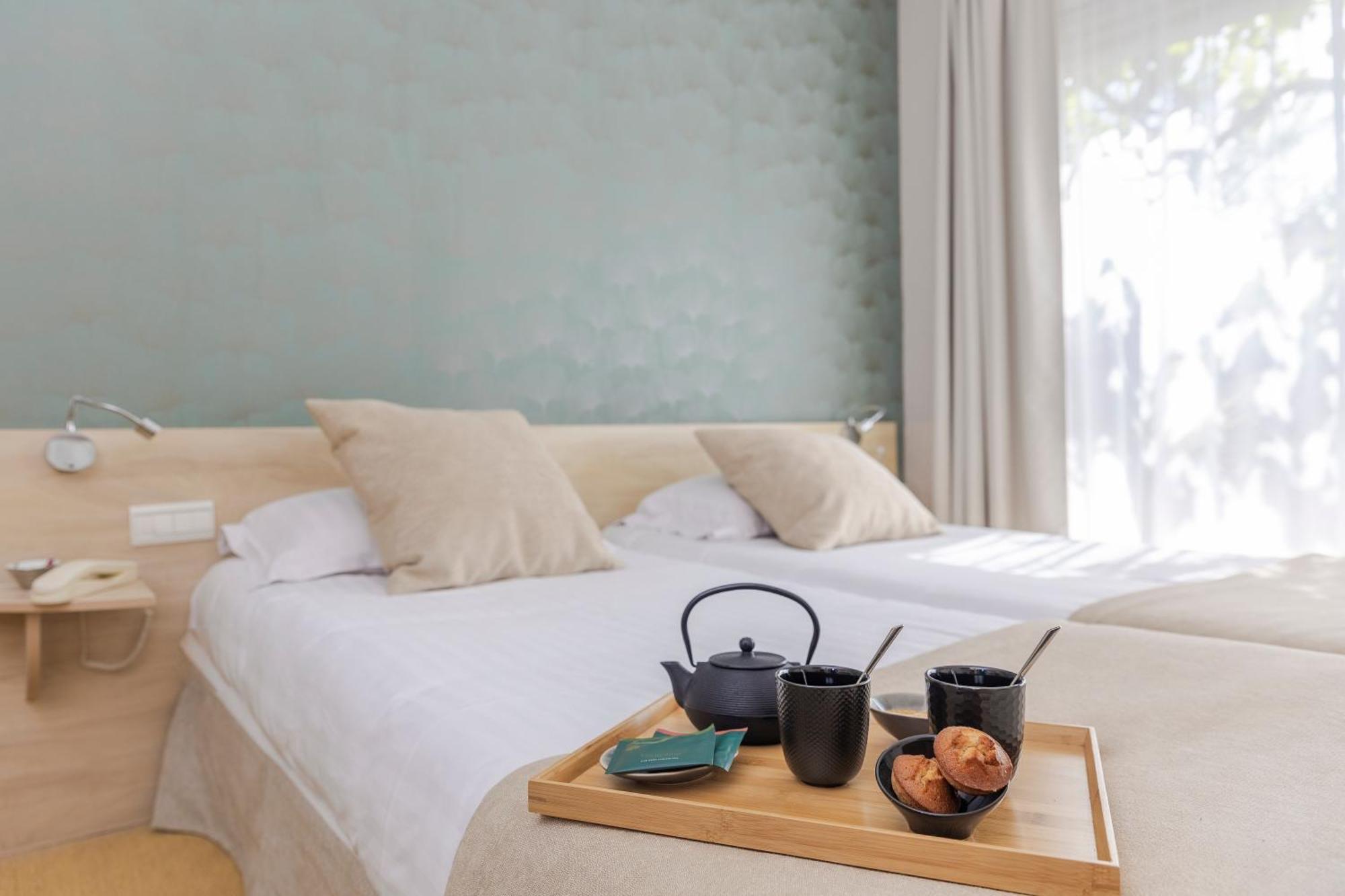 Le Carre D'Alethius Logis Hotel Restaurant Charmes-sur-Rhone Экстерьер фото