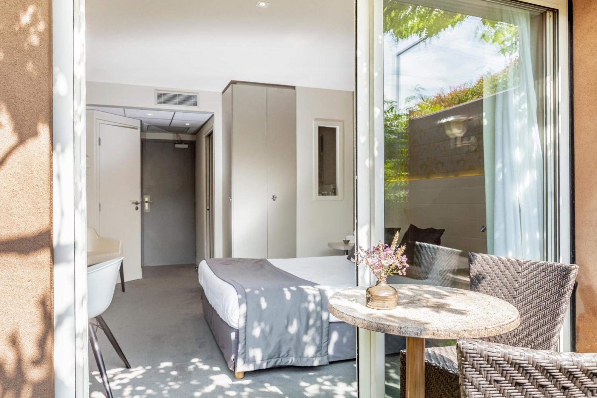 Le Carre D'Alethius Logis Hotel Restaurant Charmes-sur-Rhone Экстерьер фото